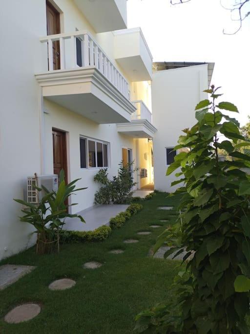 Fiorella Beach House, Diani Beach Exterior photo